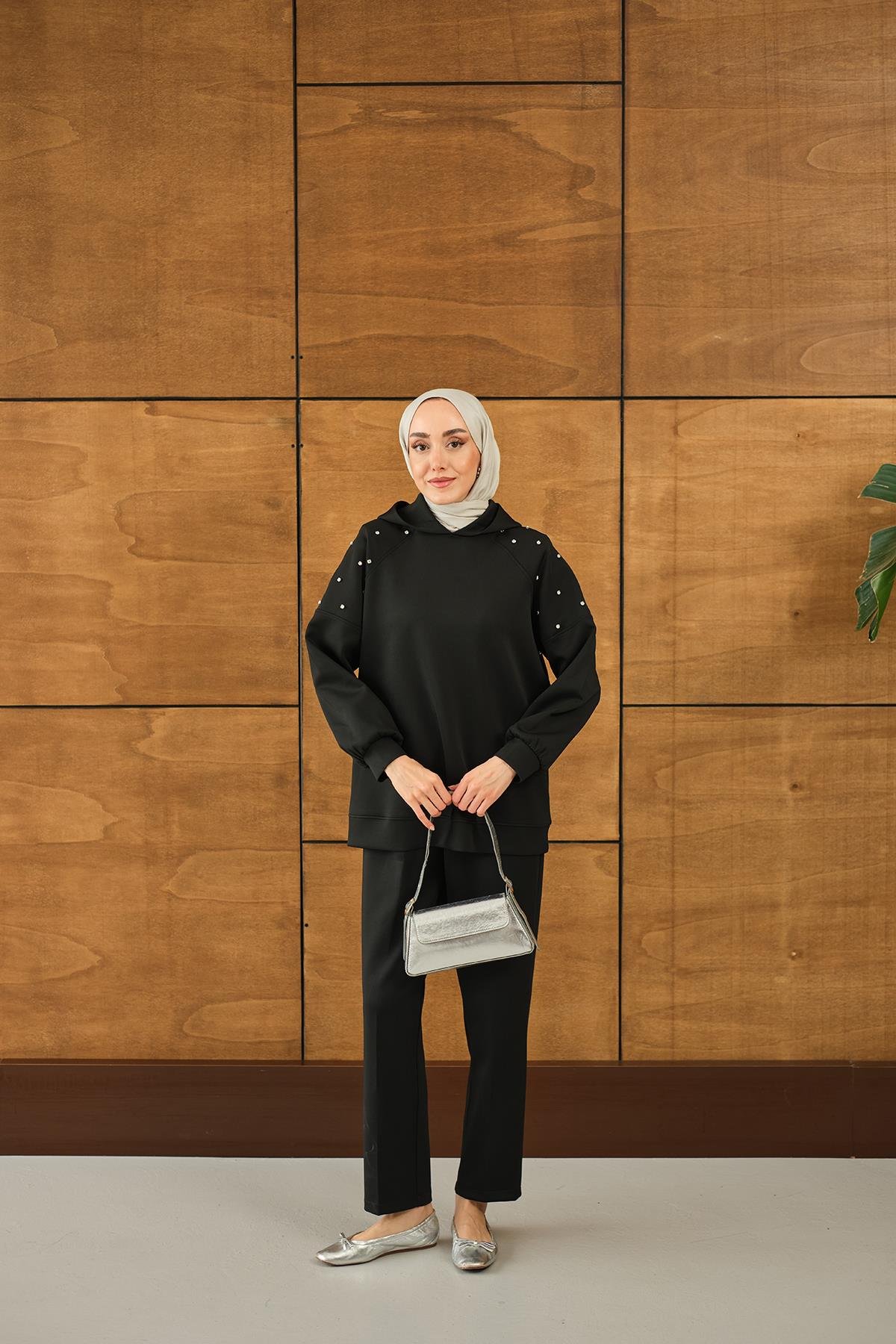 Omuz Taş Detay Kapüşonlu Takım Siyah