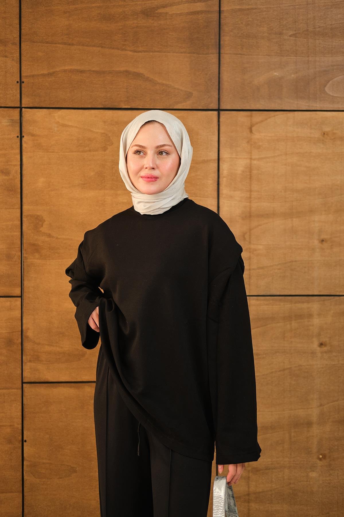 Omuz Vatkalı Takım Siyah