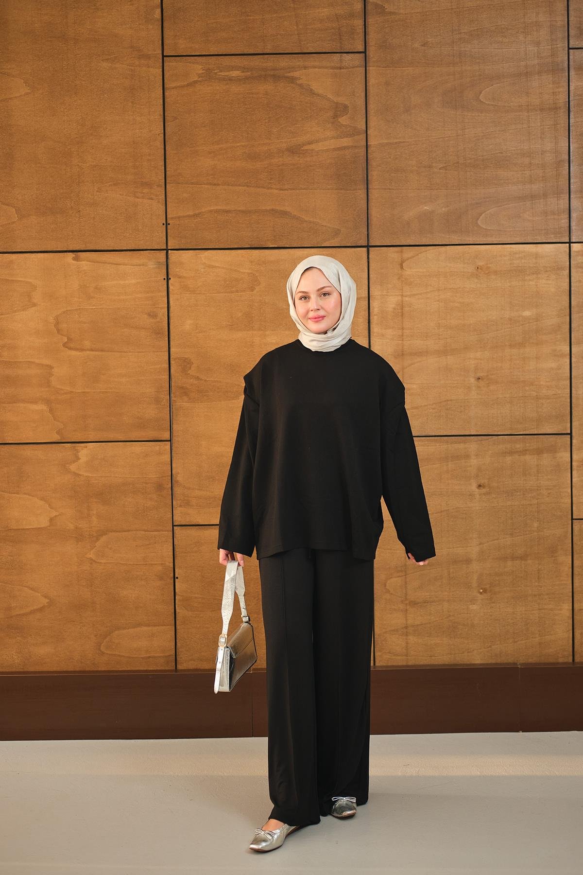 Omuz Vatkalı Takım Siyah