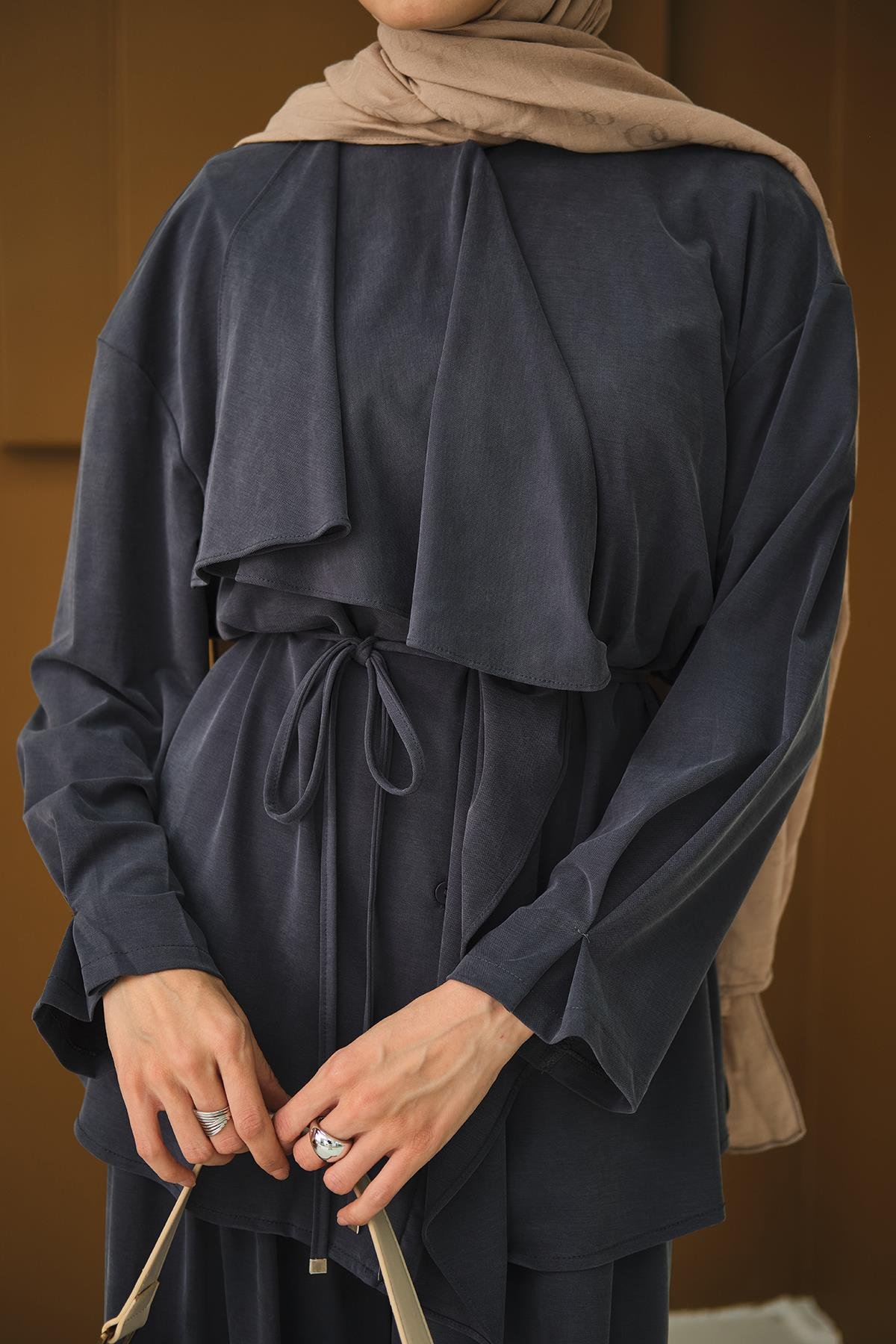 Omuzdan Volanlı Takım Füme