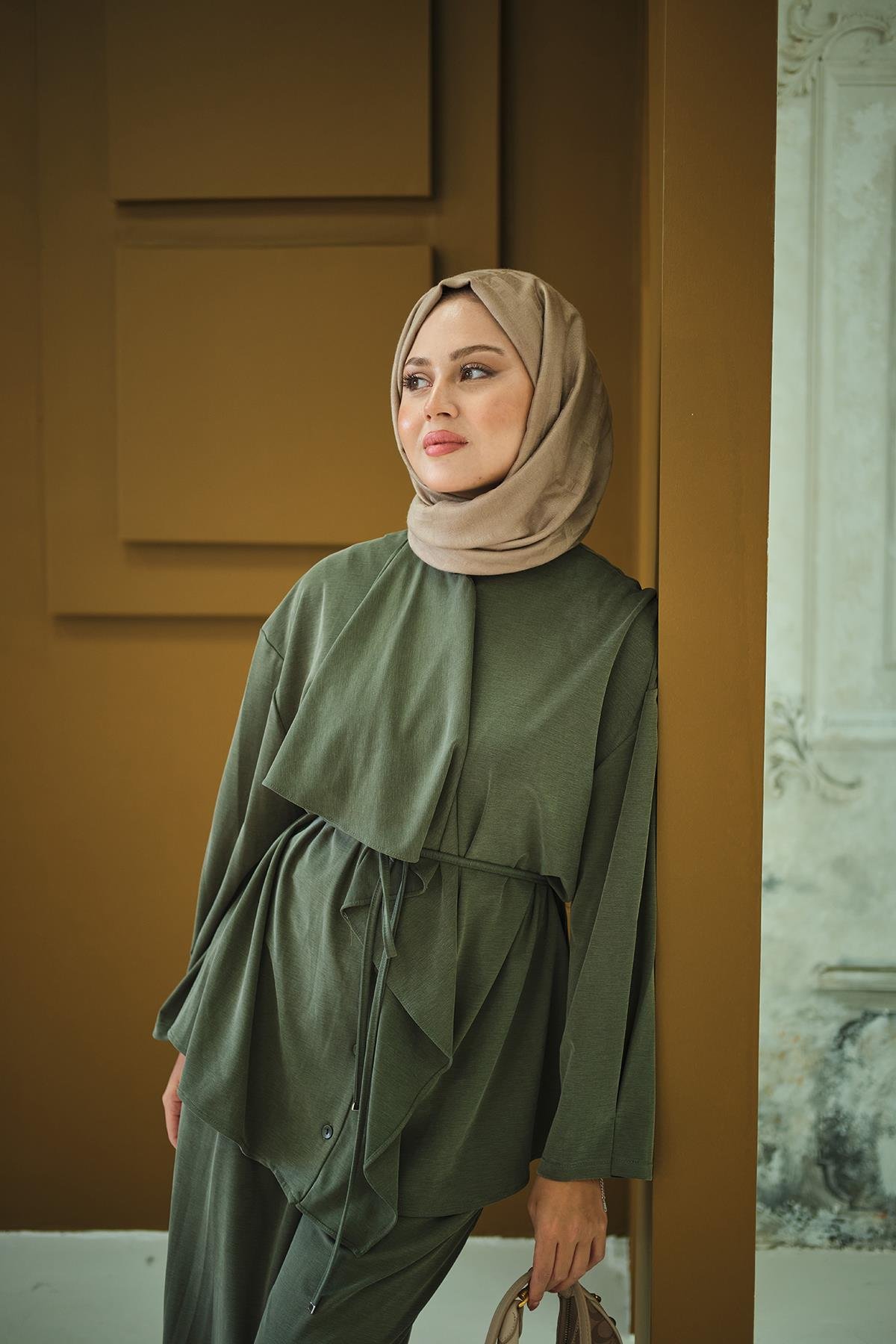 Omuzdan Volanlı Takım Yeşil