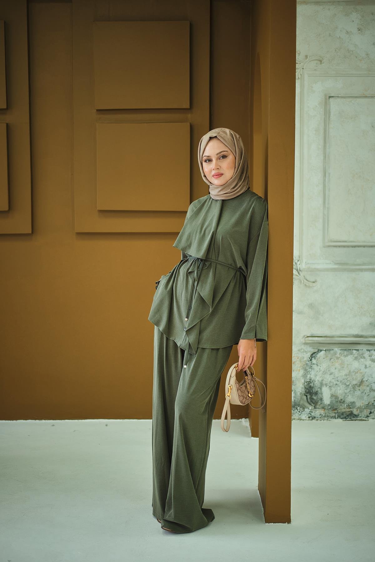 Omuzdan Volanlı Takım Yeşil