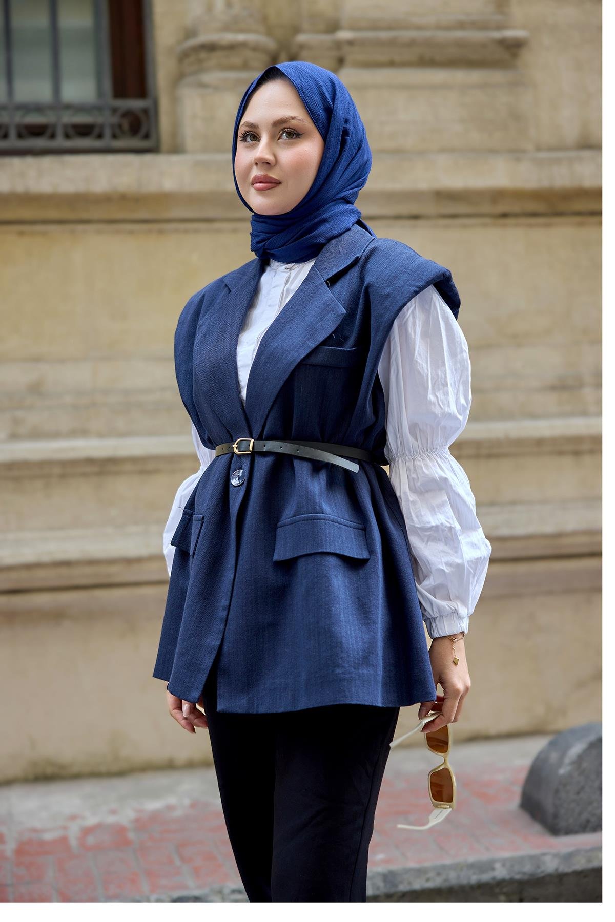 Omuzları Vatka Detaylı Keten Yelek Lacivert