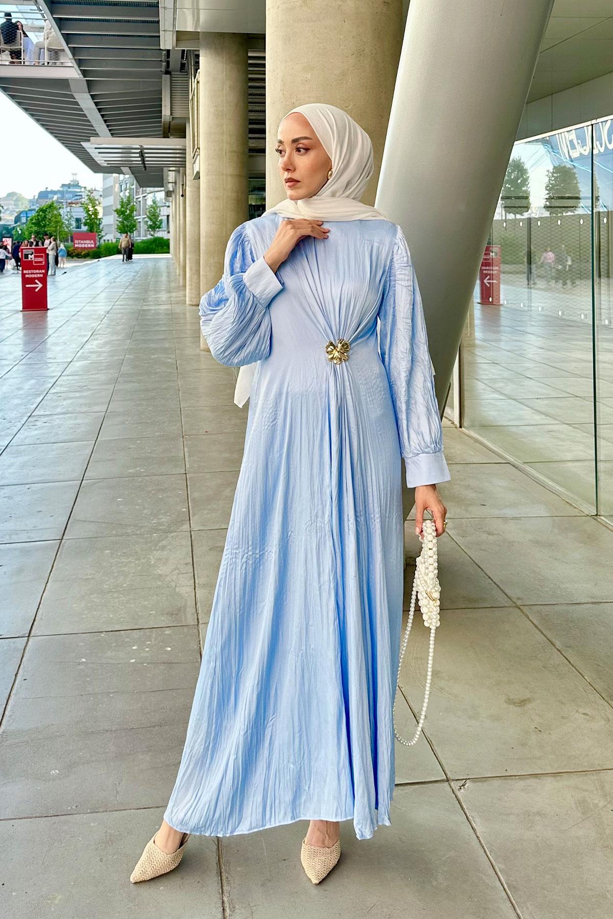 Ön Bronş Kırışık Elbise Mavi