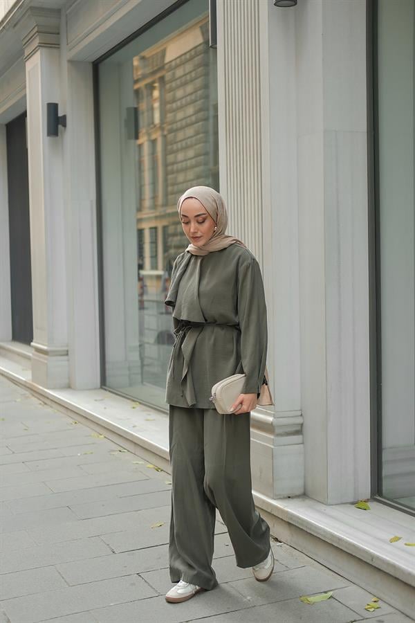 Ön Büzgülü İkili Takım Koyu Yeşil