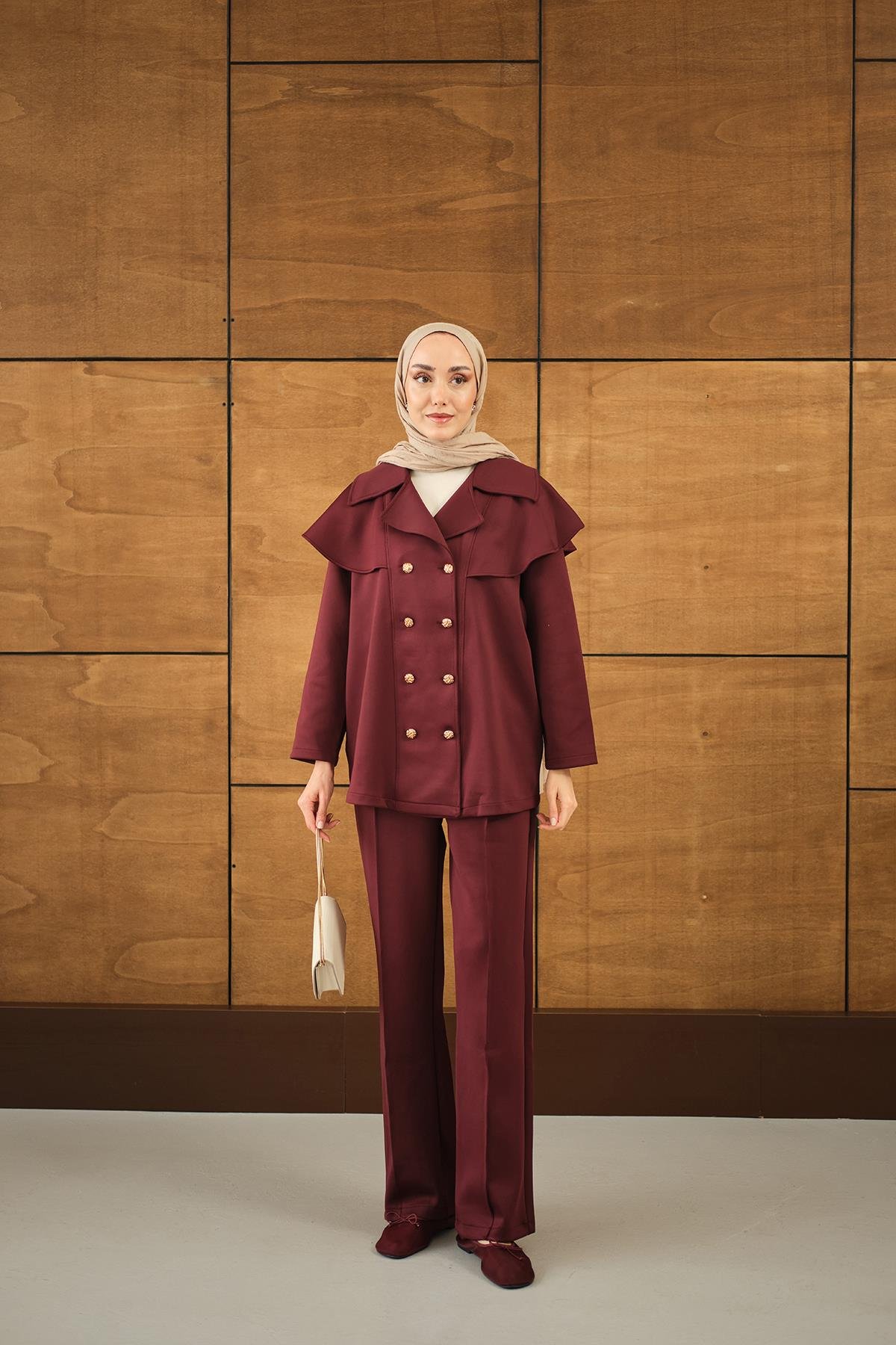 Ön Düğme Ve Biye Detaylı İkili Takım Bordo
