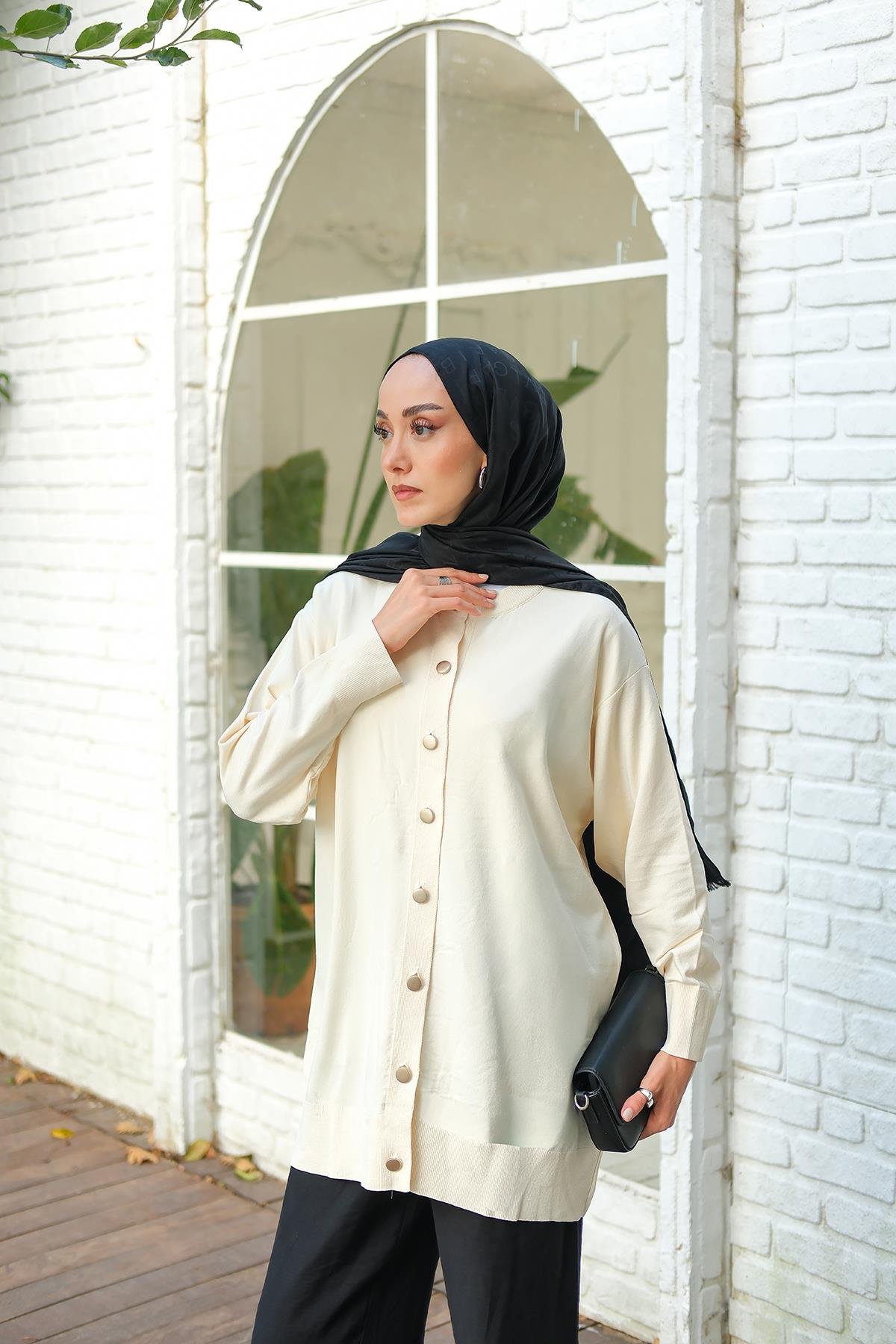Ön Düğmeli Hırka Ekru