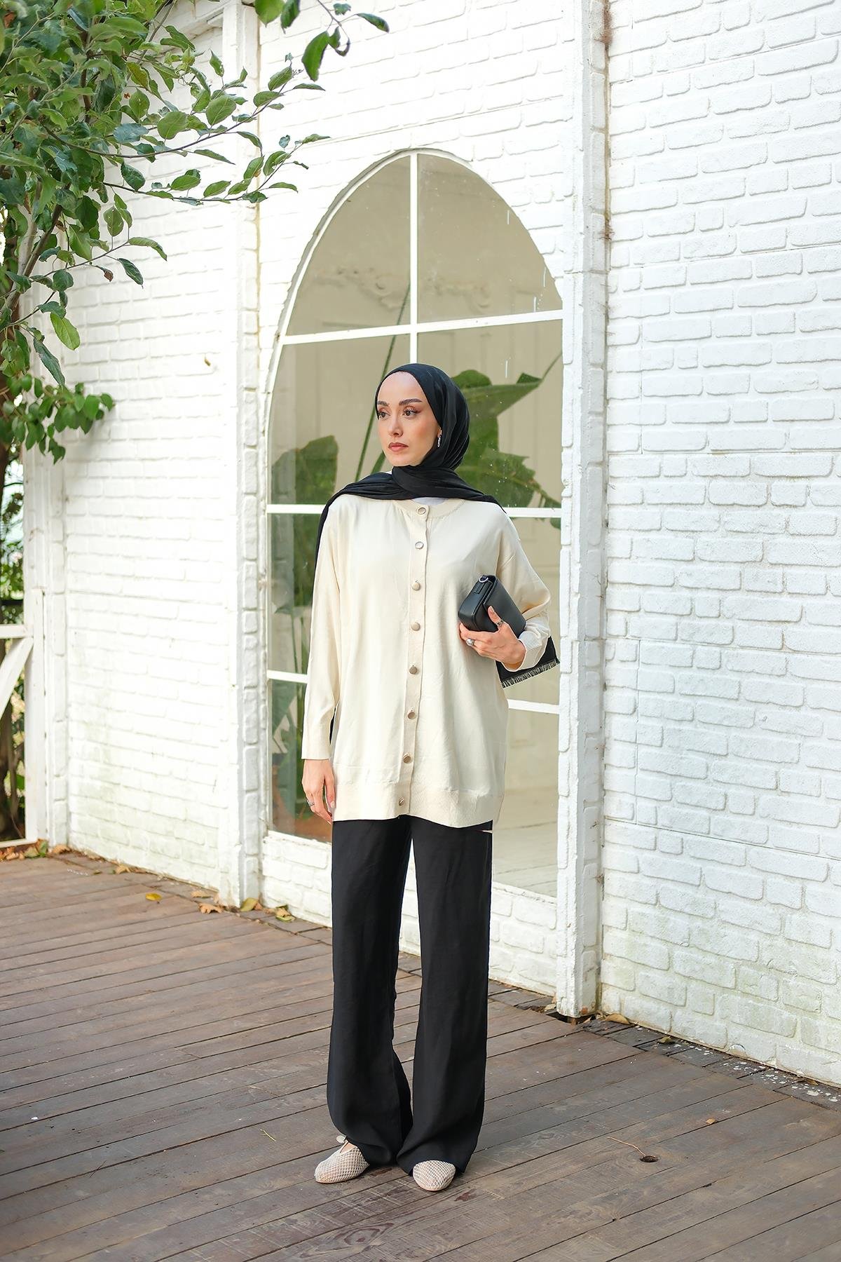 Ön Düğmeli Hırka Ekru