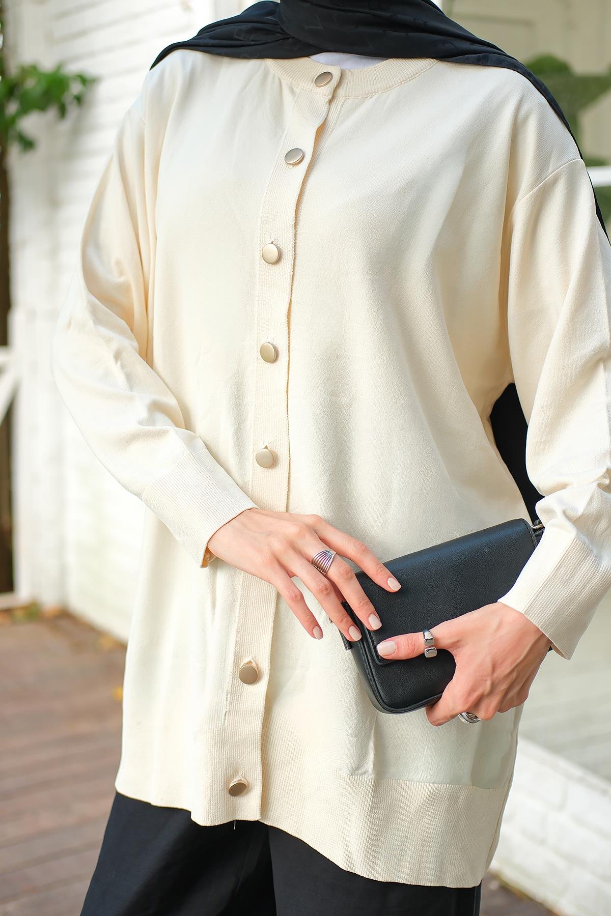 Ön Düğmeli Hırka Ekru