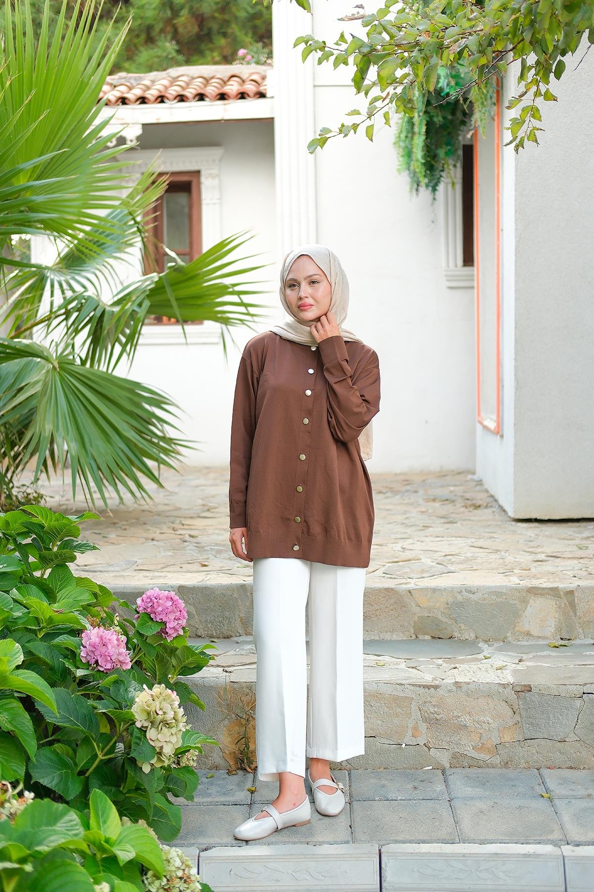 Ön Düğmeli Hırka Kahverengi