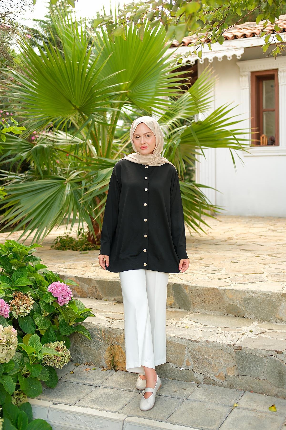 Ön Düğmeli Hırka Siyah