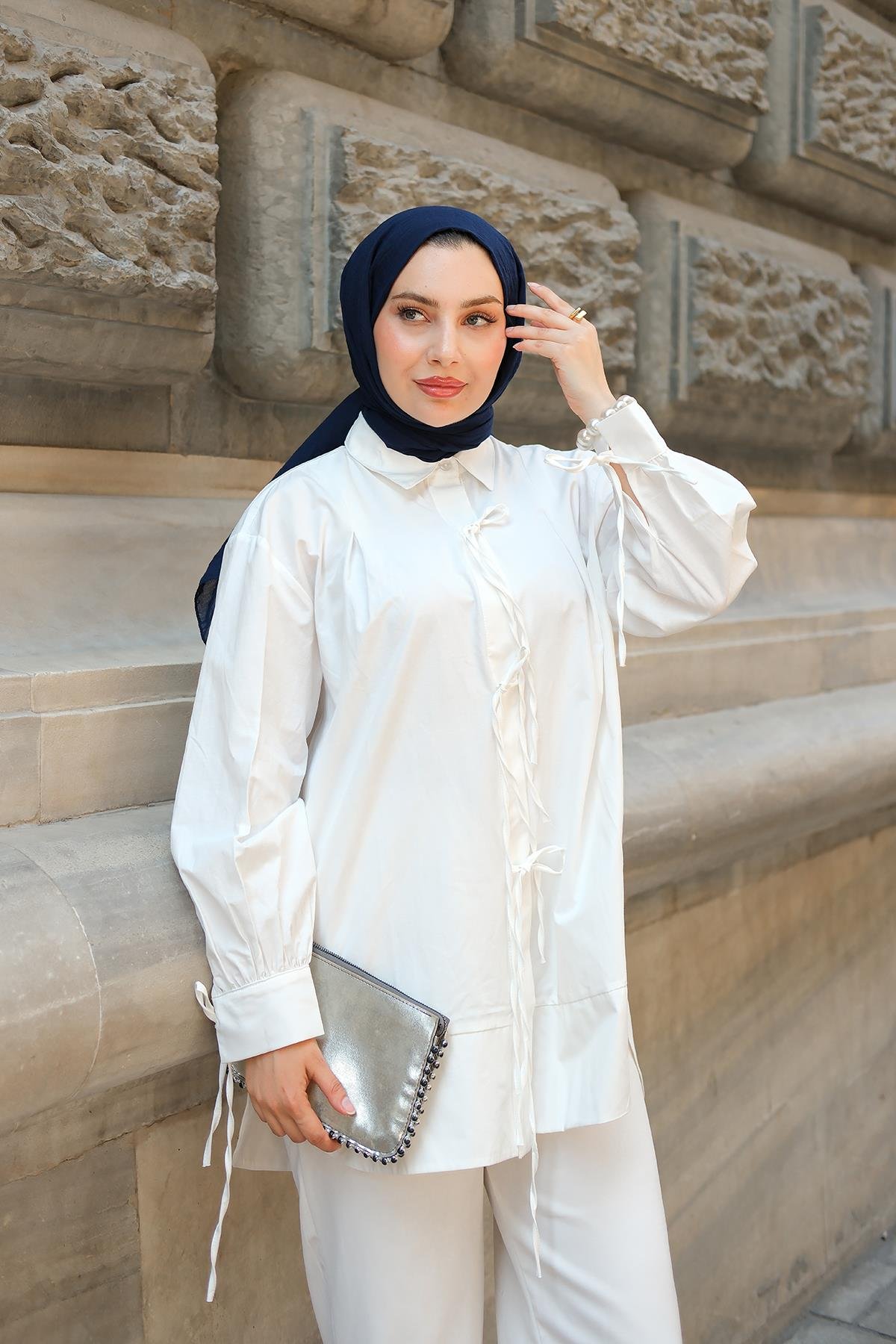 Ön Kurdele Detay Oval Kesim Gömlek Beyaz