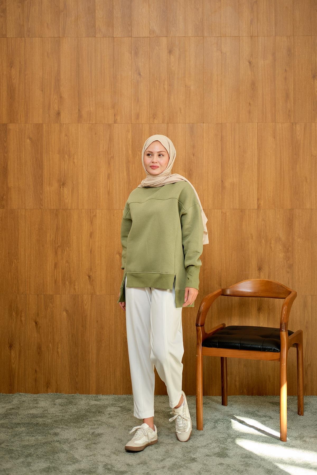 Ön Yırtmaç Ve Parmak Detaylı Sweat Yeşil