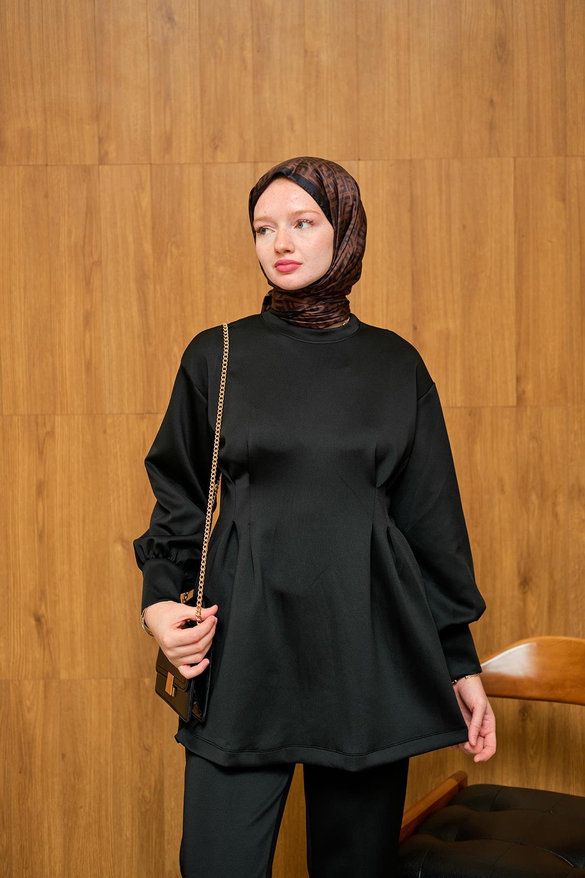 Önden Pileli Takım Siyah