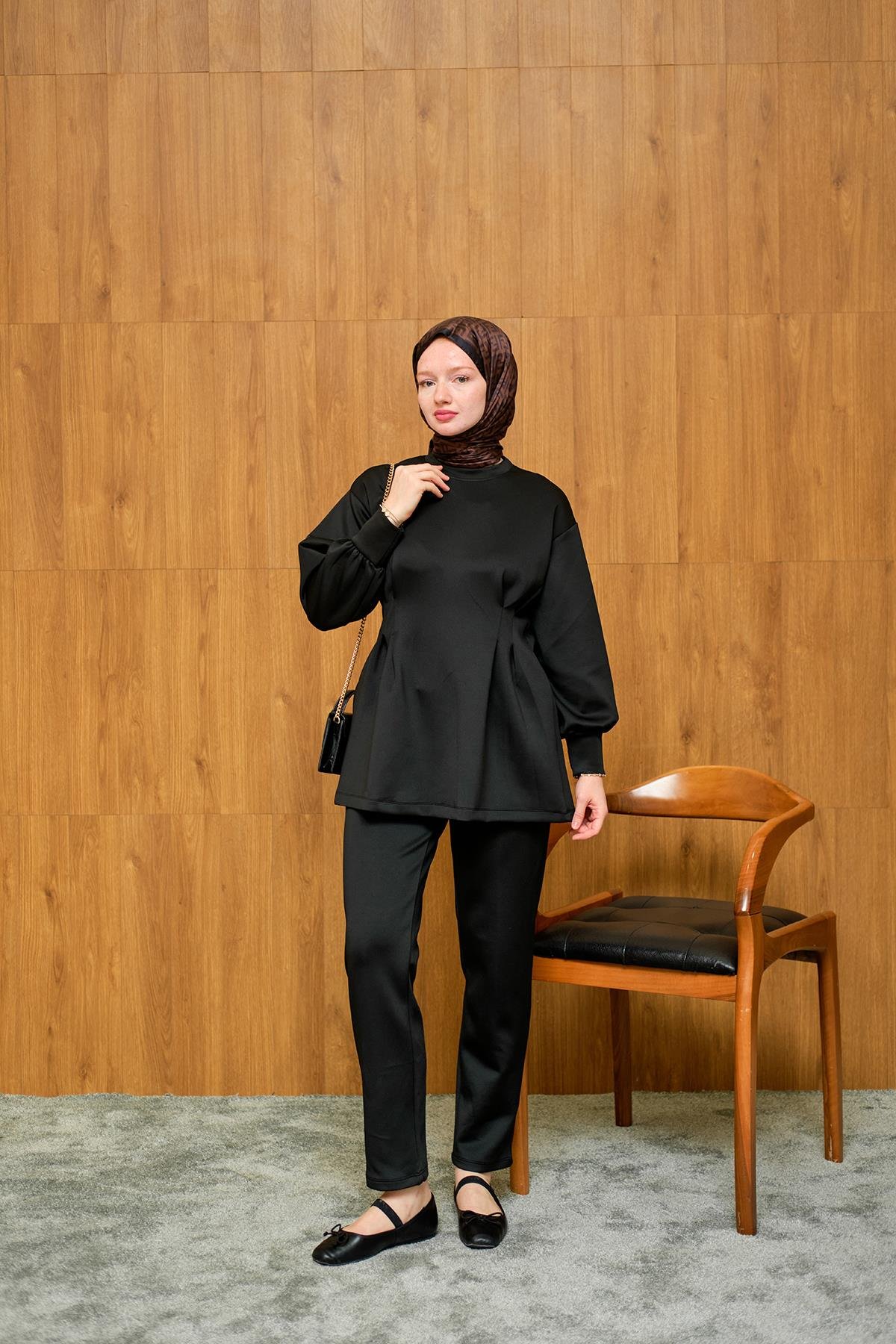 Önden Pileli Takım Siyah