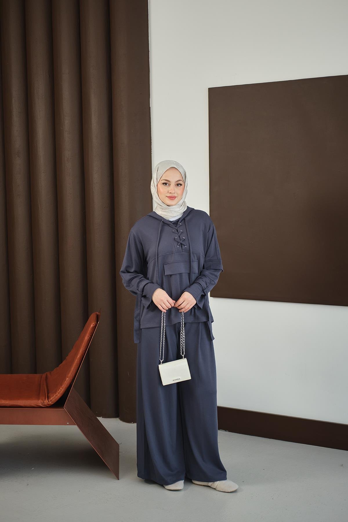 Önü Çapraz İp Detay Takım Füme