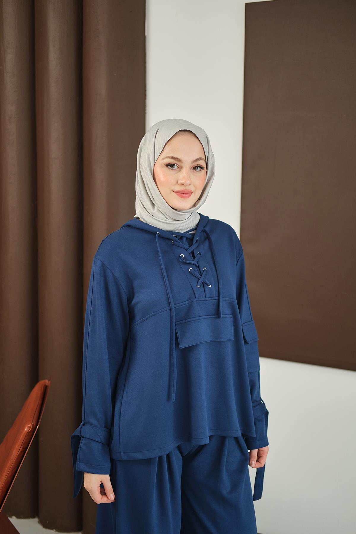 Önü Çapraz İp Detay Takım Lacivert