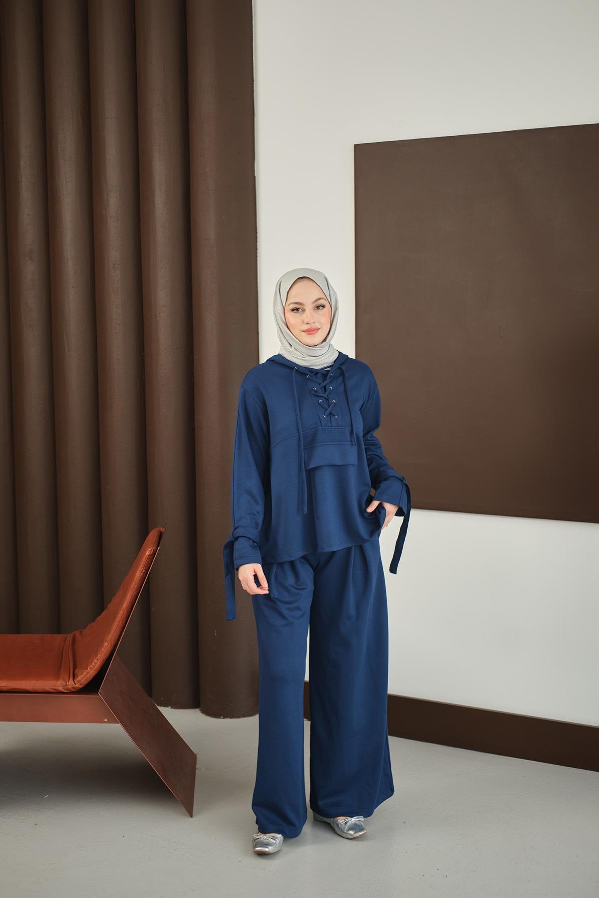 Önü Çapraz İp Detay Takım Lacivert