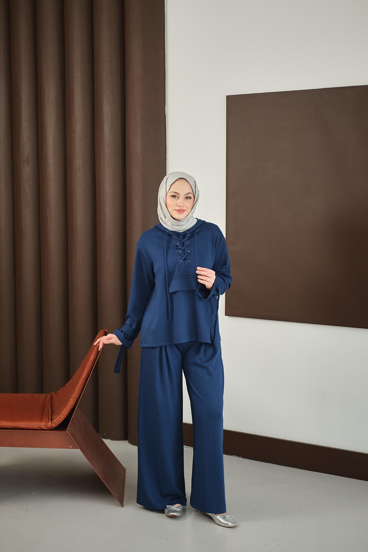 Önü Çapraz İp Detay Takım Lacivert