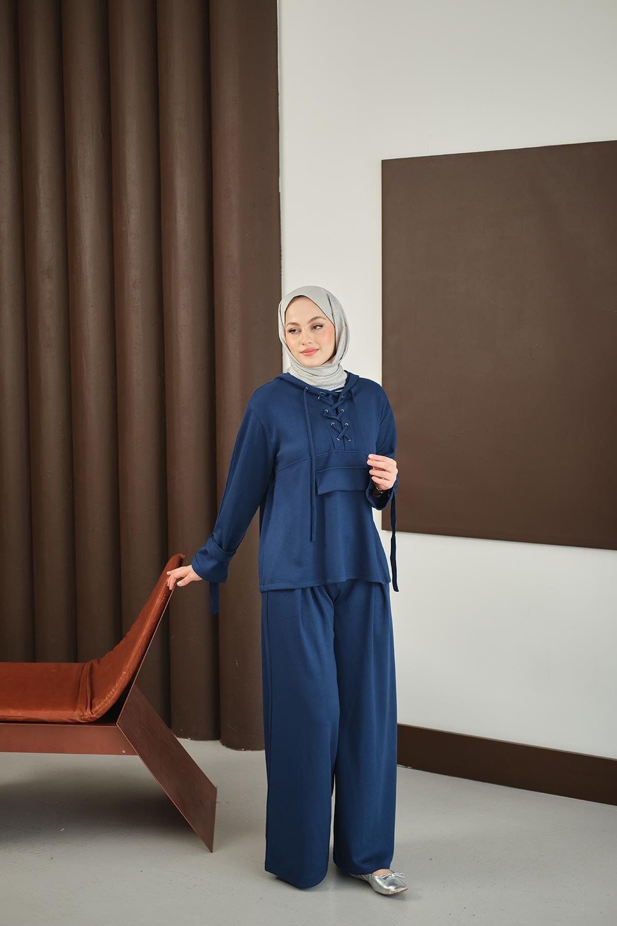 Önü Çapraz İp Detay Takım Lacivert