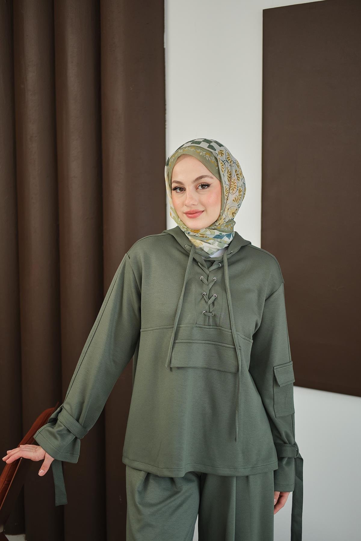 Önü Çapraz İp Detay Takım Yeşil