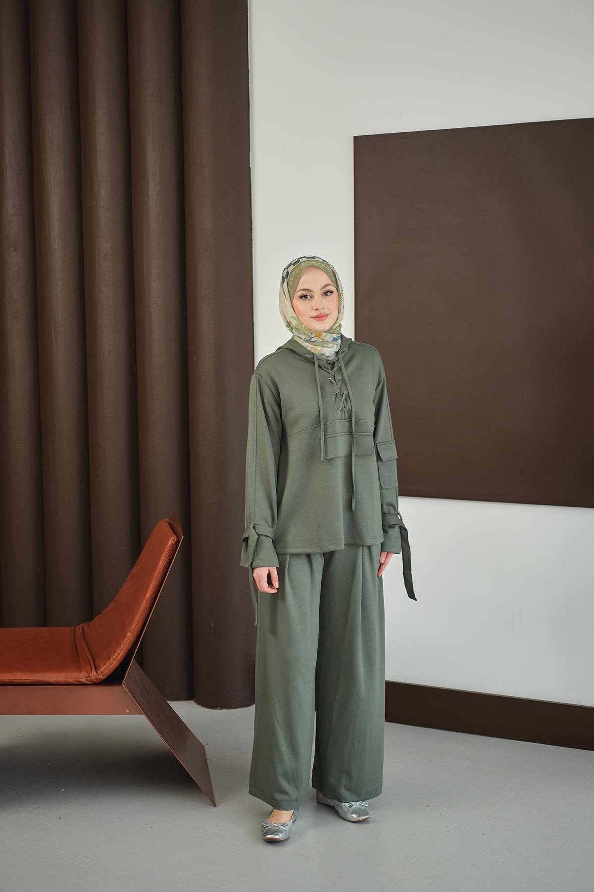 Önü Çapraz İp Detay Takım Yeşil