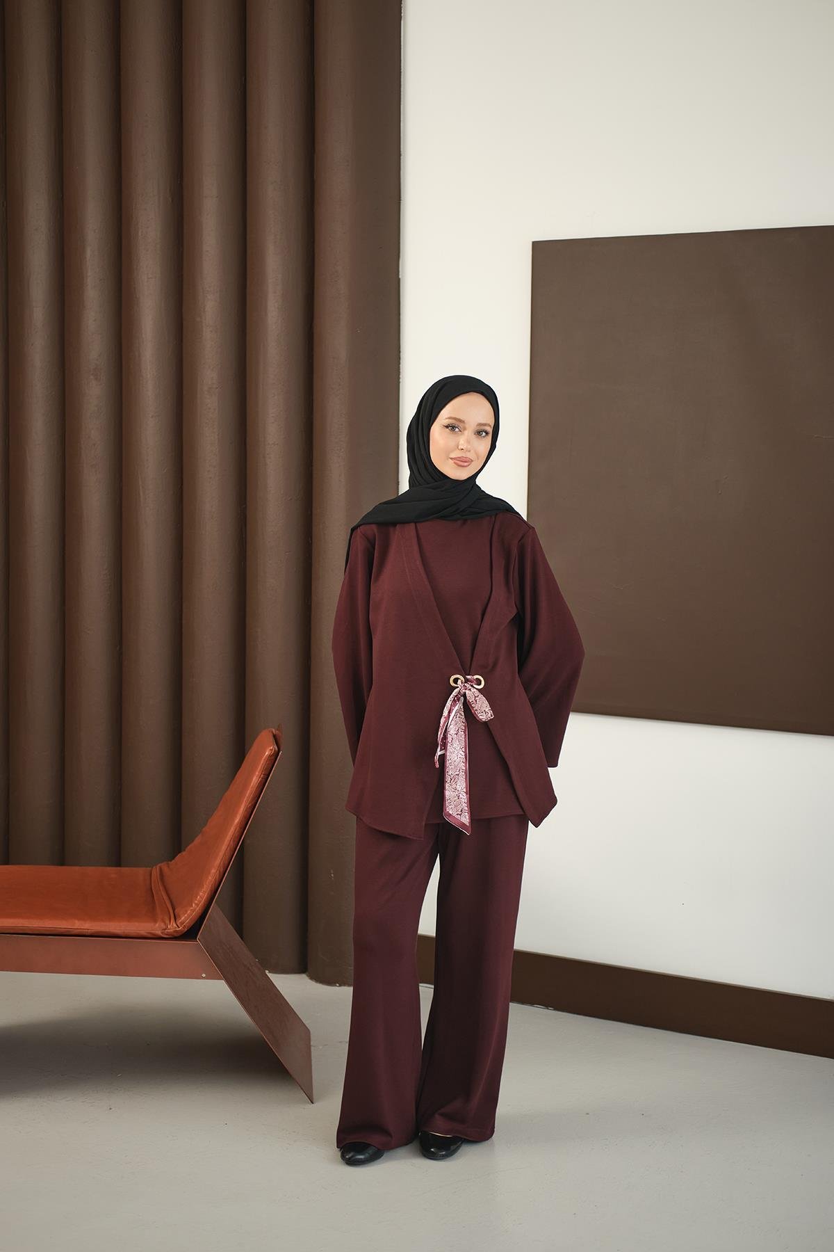 Önü Fular Detay Takım Bordo