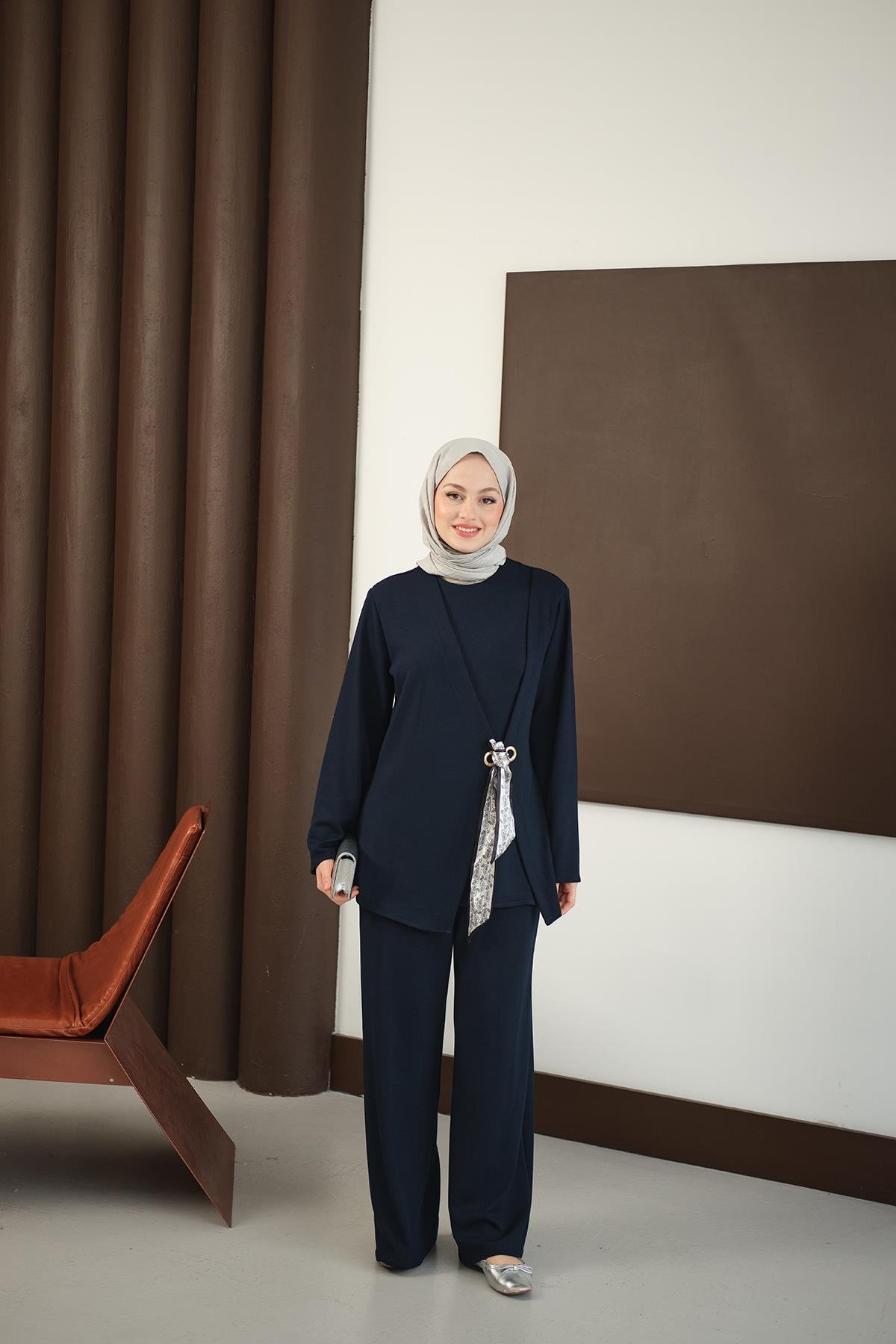 Önü Fular Detay Takım Lacivert