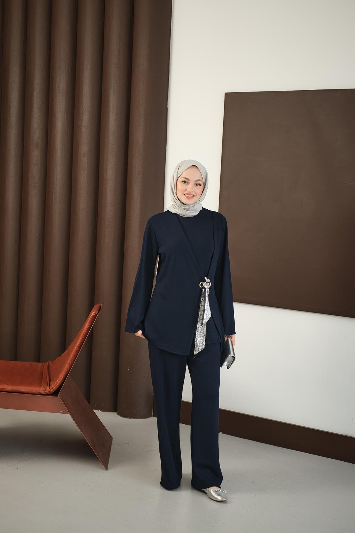 Önü Fular Detay Takım Lacivert