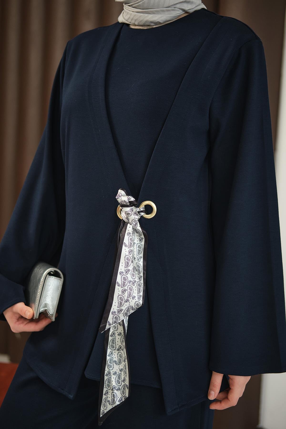 Önü Fular Detay Takım Lacivert