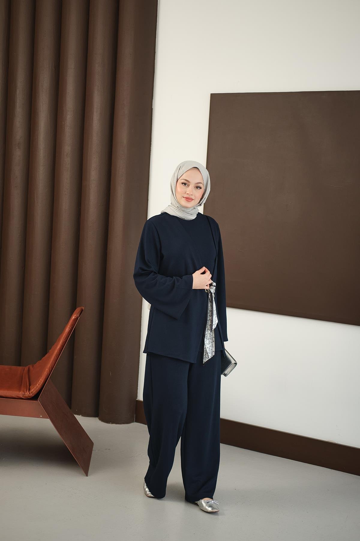 Önü Fular Detay Takım Lacivert