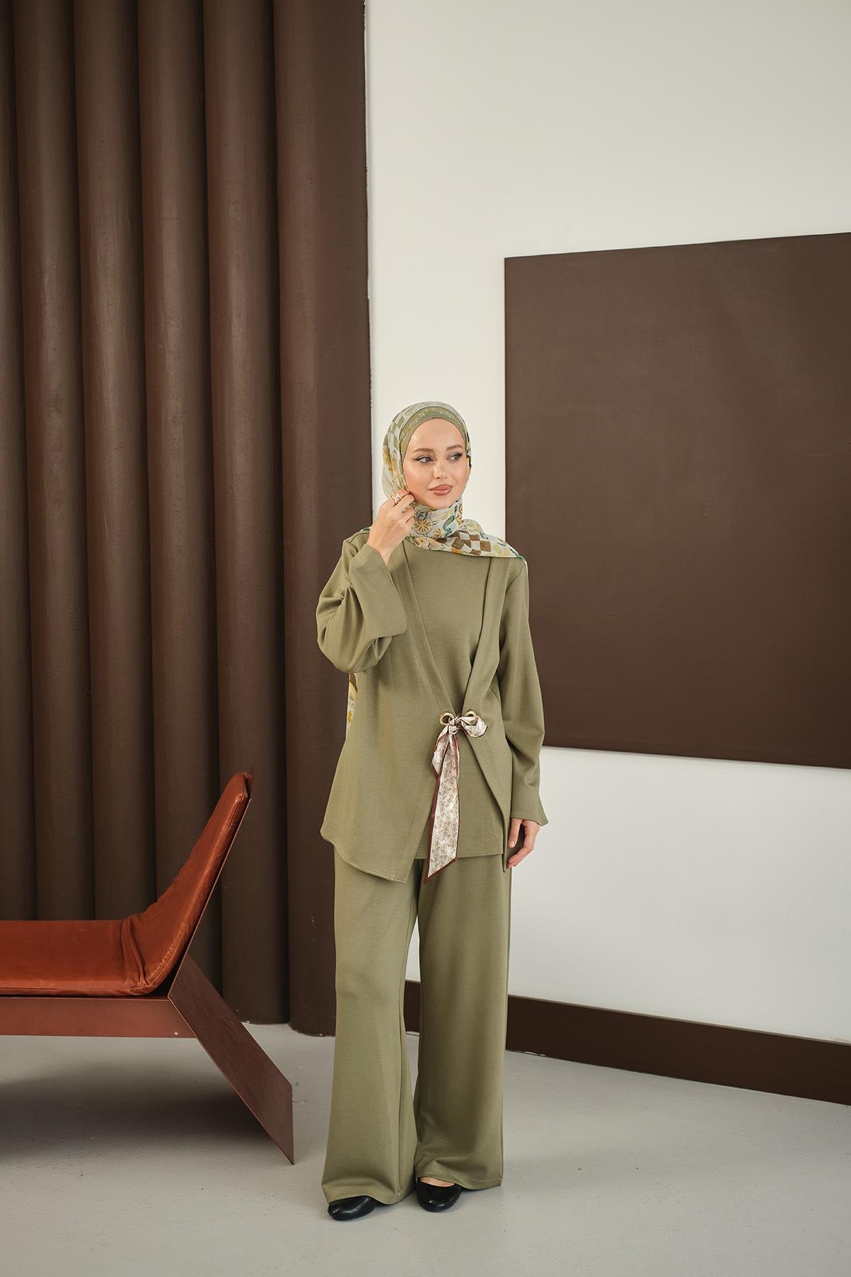 Önü Fular Detay Takım Yeşil