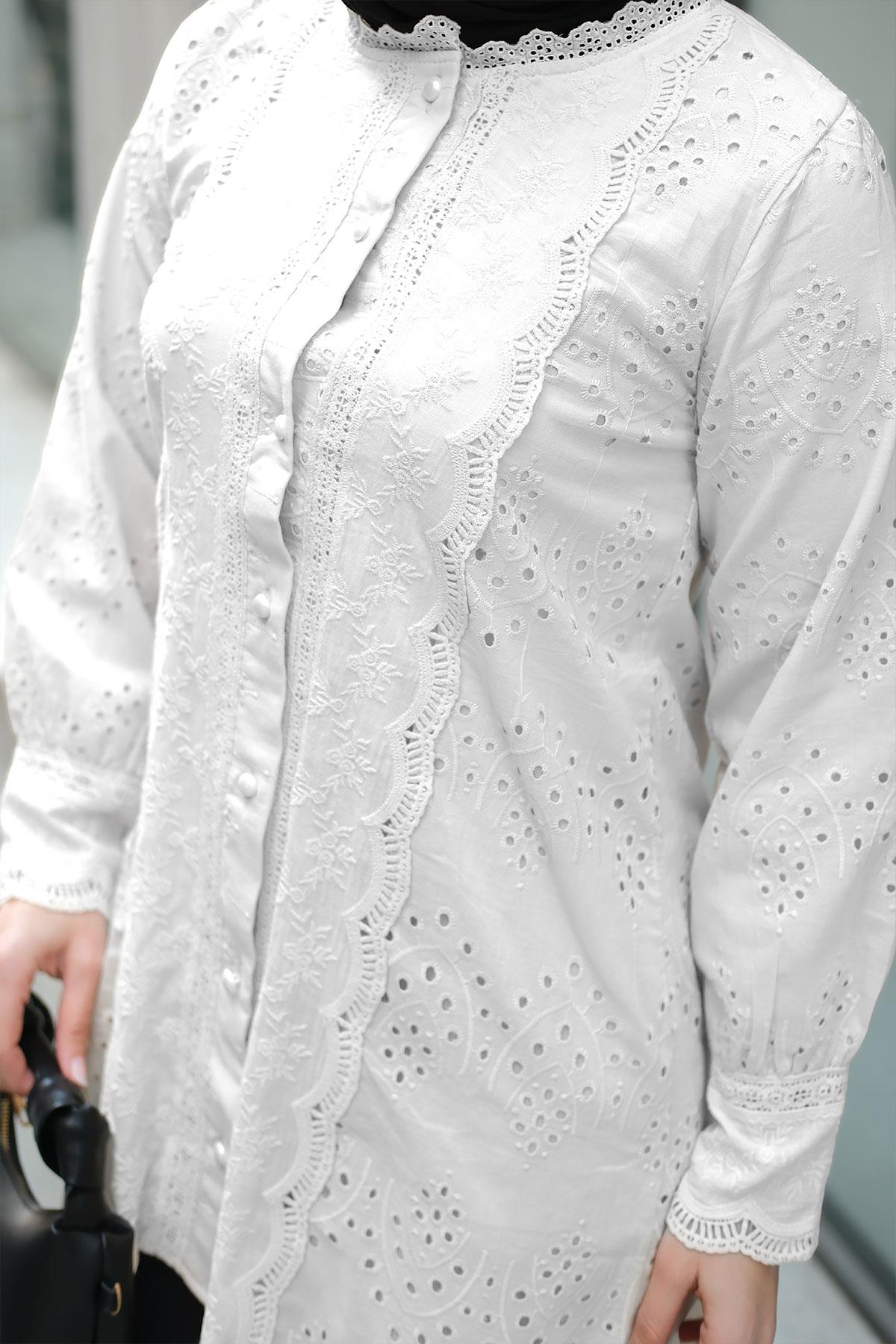 Önü Güpür Detaylı Oversize Gömlek Beyaz