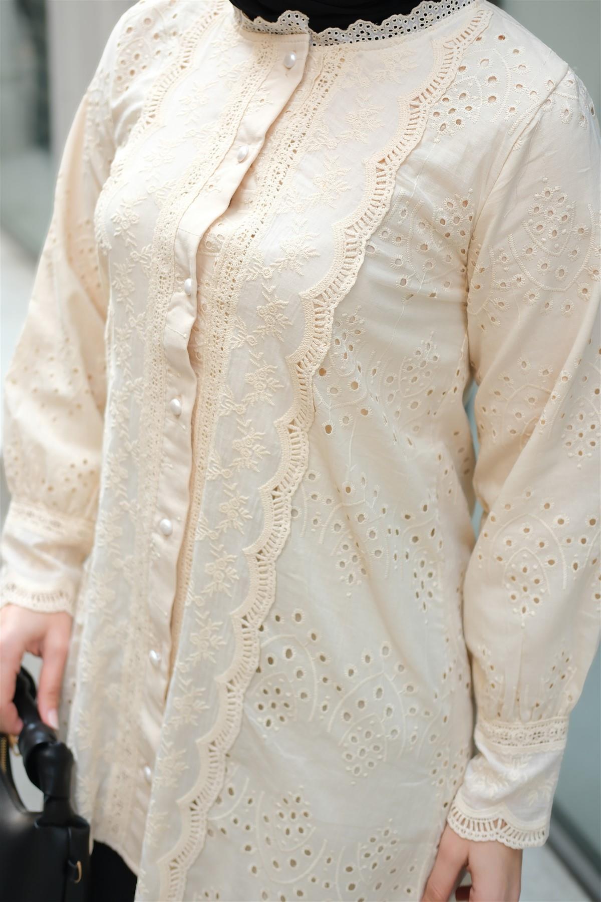 Önü Güpür Detaylı Oversize Gömlek Krem