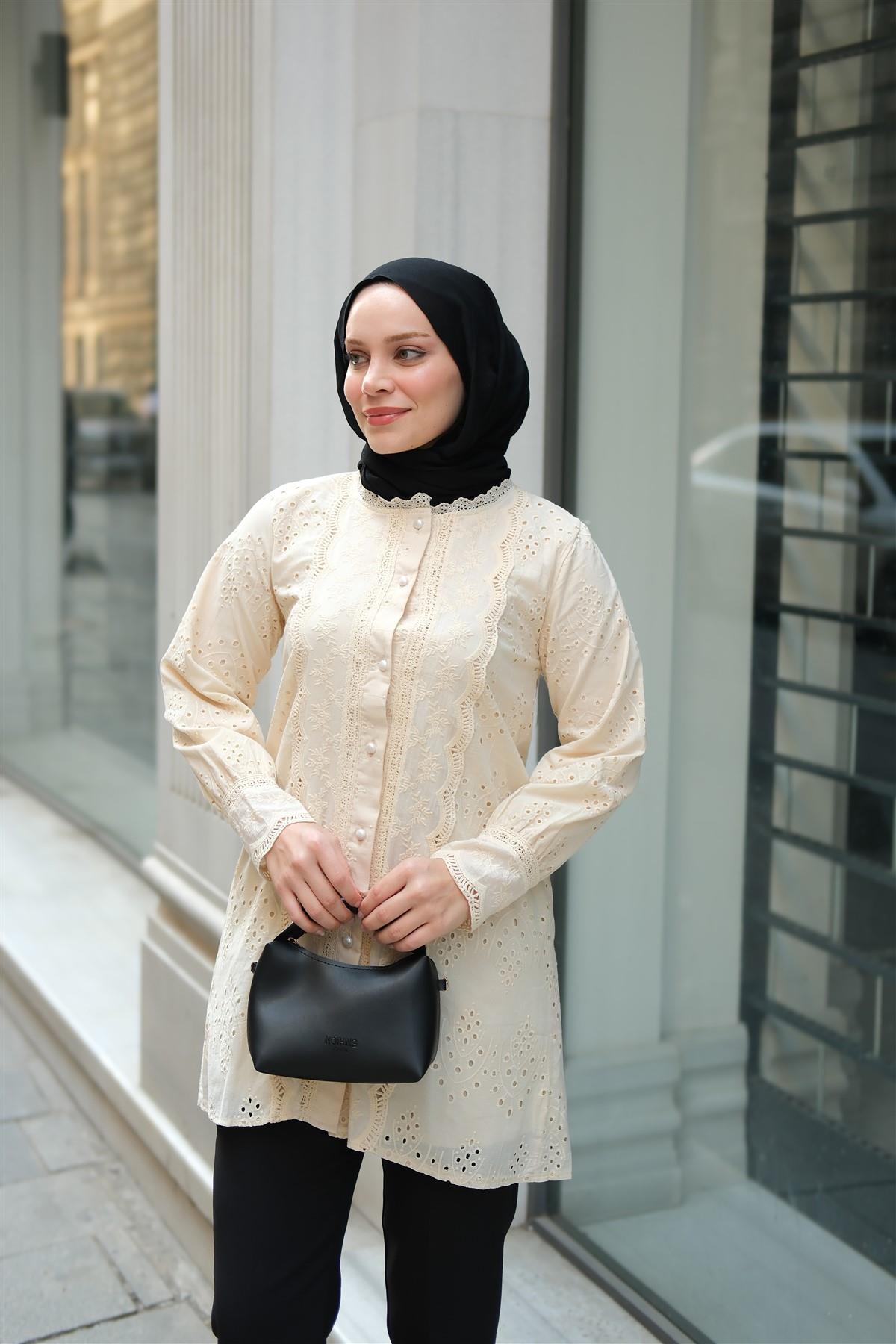 Önü Güpür Detaylı Oversize Gömlek Krem