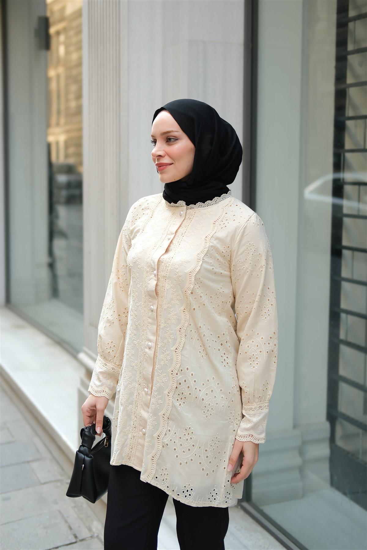 Önü Güpür Detaylı Oversize Gömlek Krem