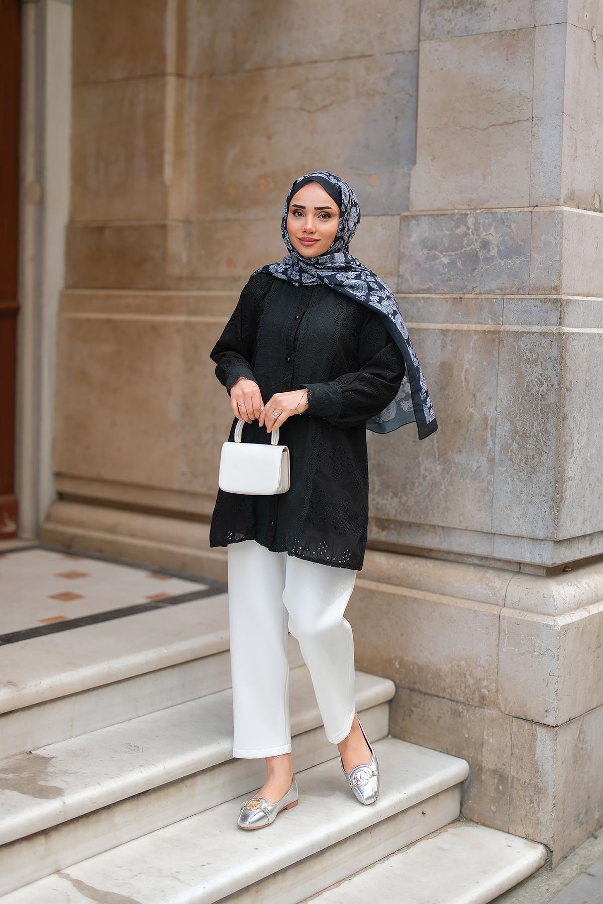 Önü Güpür Detaylı Oversize Gömlek Siyah