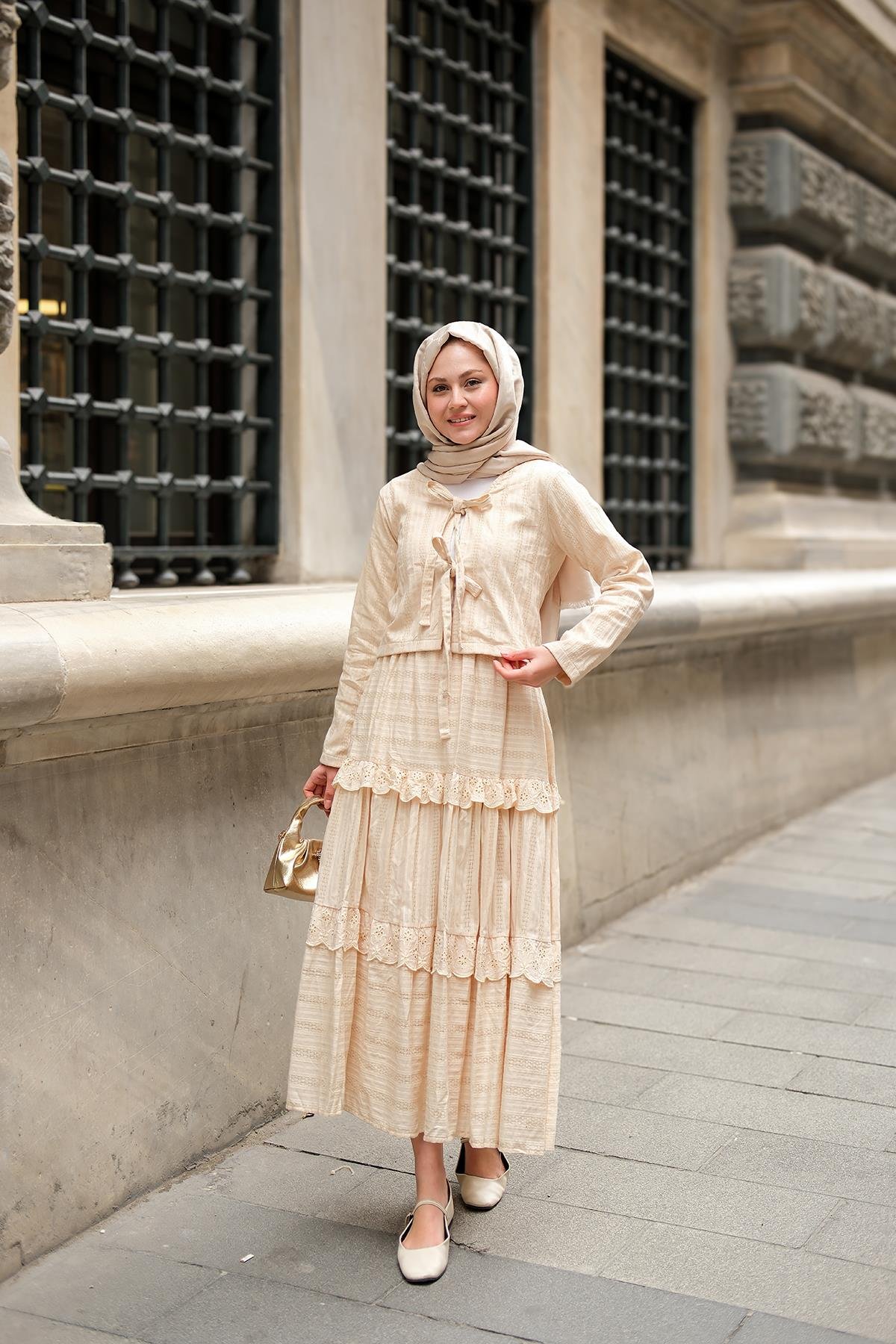 Önü Kurdale Detay ikili Takım Krem