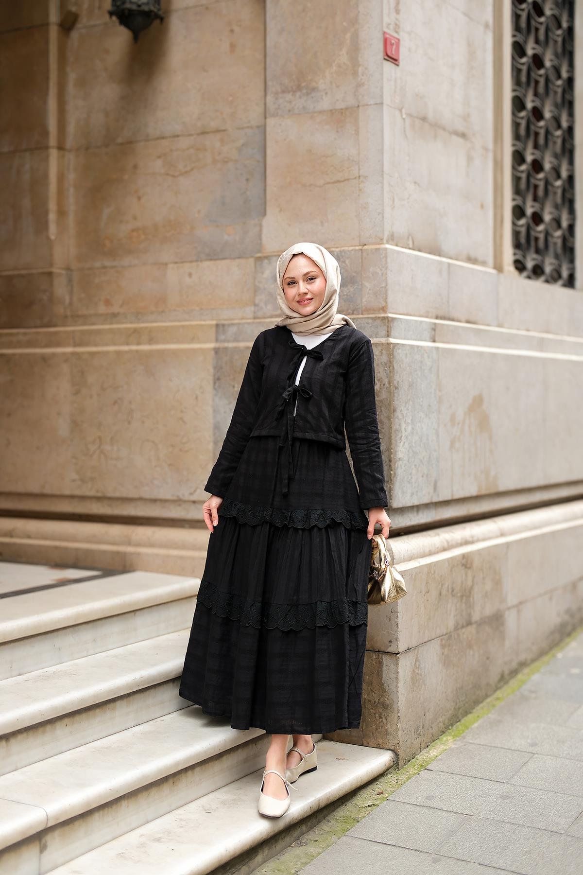 Önü Kurdale Detay ikili Takım Siyah