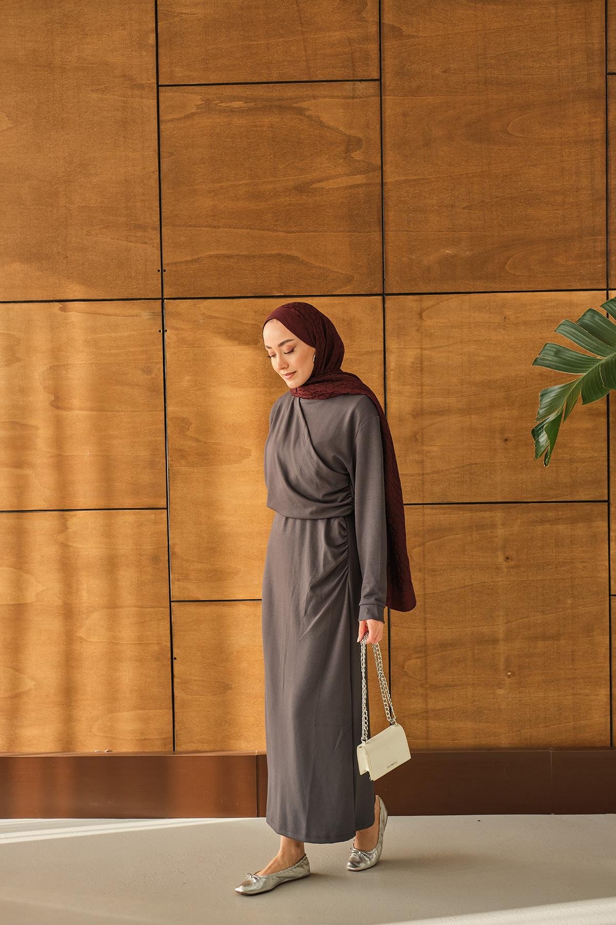 Önü Parça Detaylı Elbise Antrasit