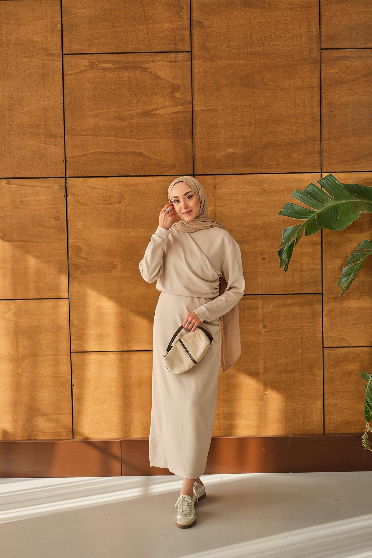 Önü Parça Detaylı Elbise Krem