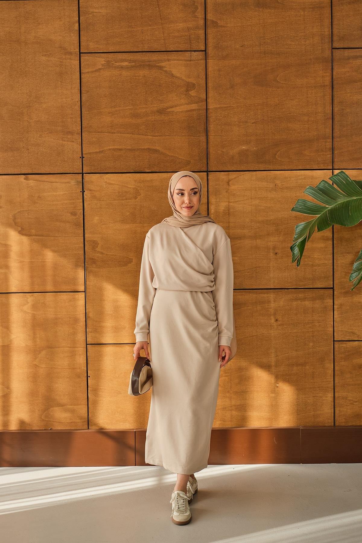 Önü Parça Detaylı Elbise Krem