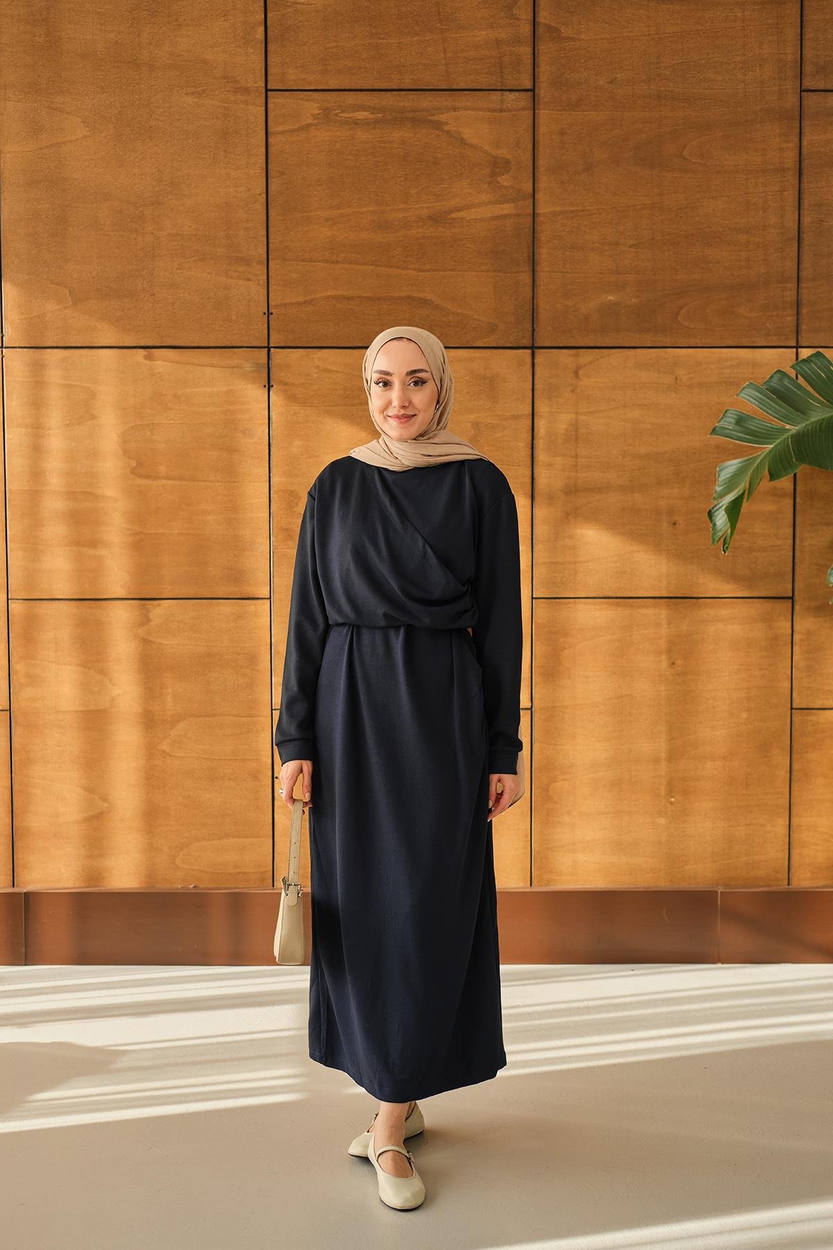 Önü Parça Detaylı Elbise Lacivert