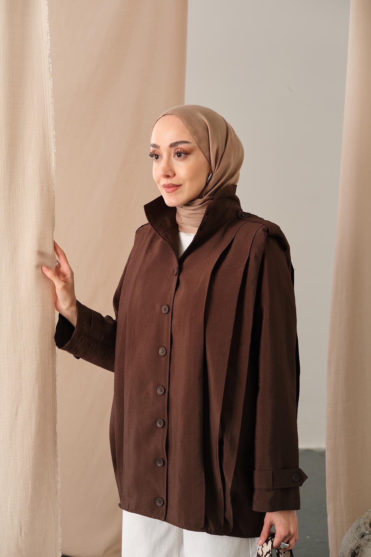 Önü Pile Detaylı Gömlek Kahverengi