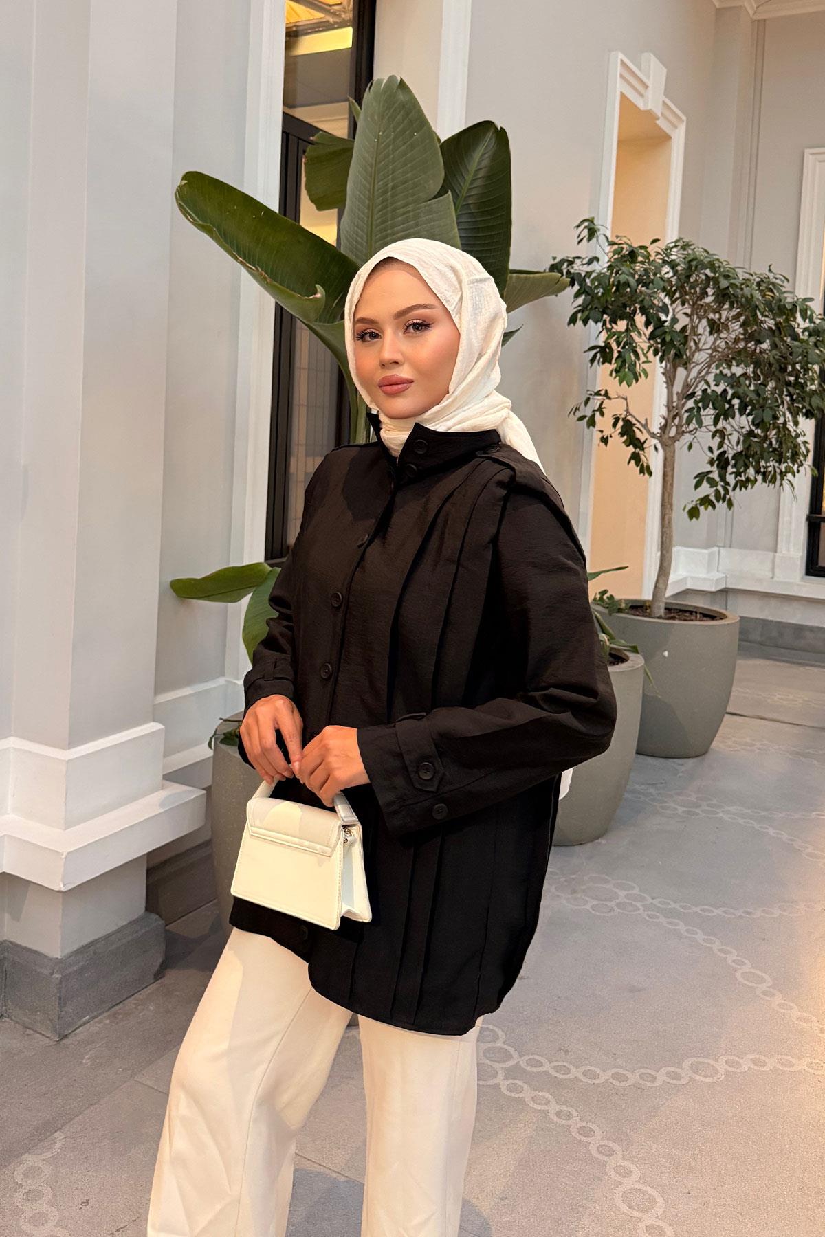 Önü Pile Detaylı Gömlek Siyah