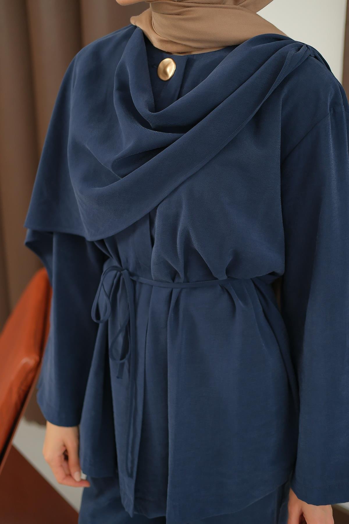 Önü Şal Detay Takım Lacivert