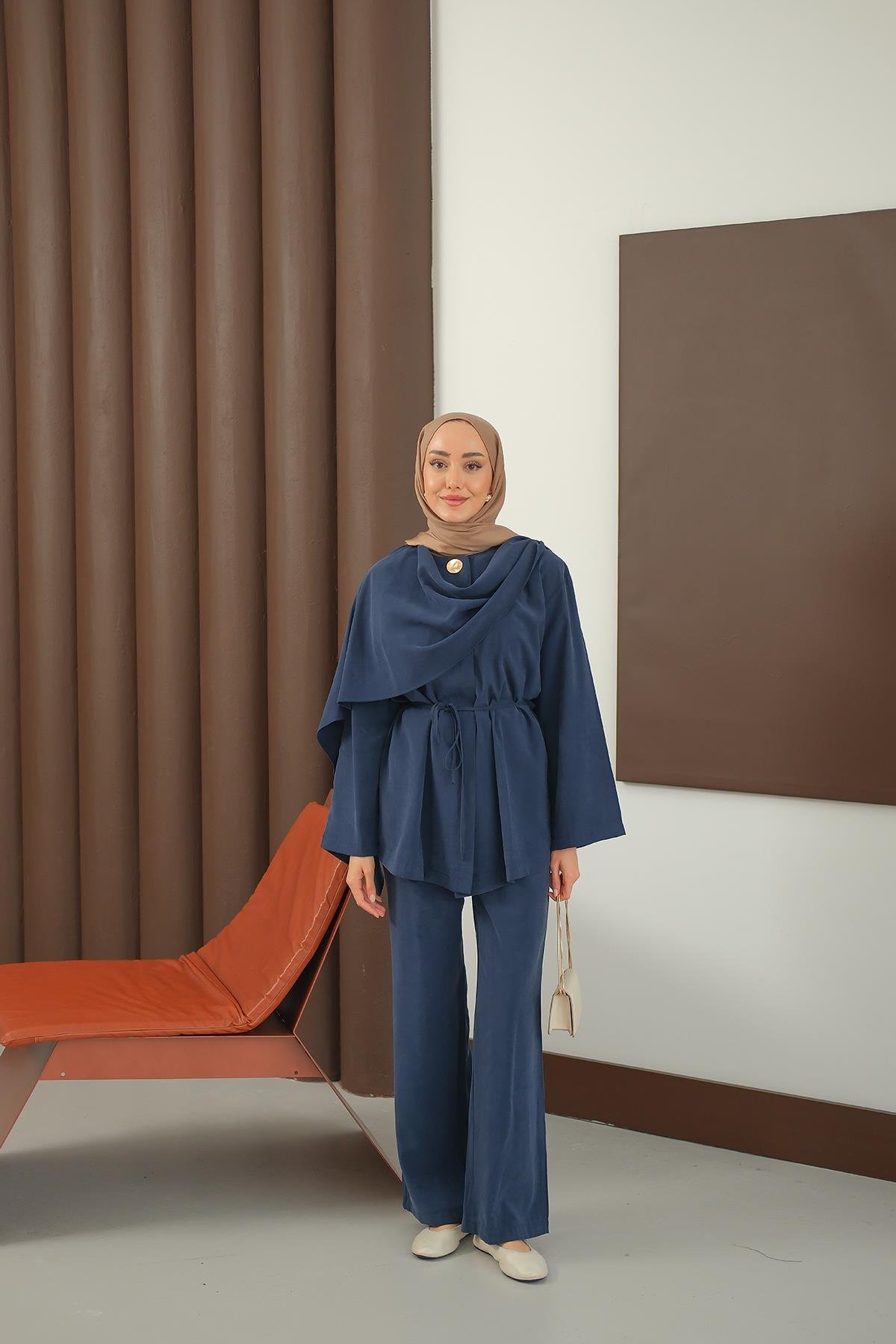 Önü Şal Detay Takım Lacivert