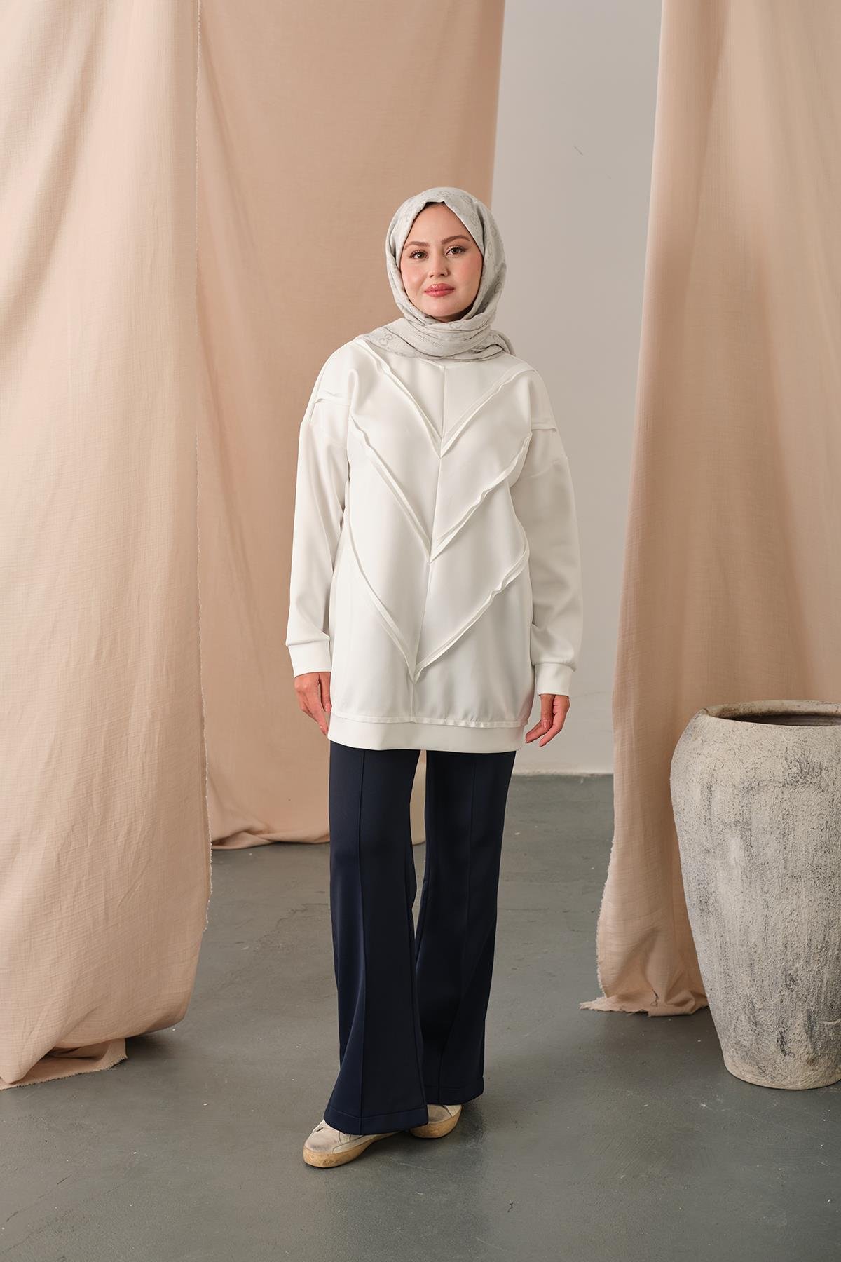 Önü V Detaylı Tunik Beyaz