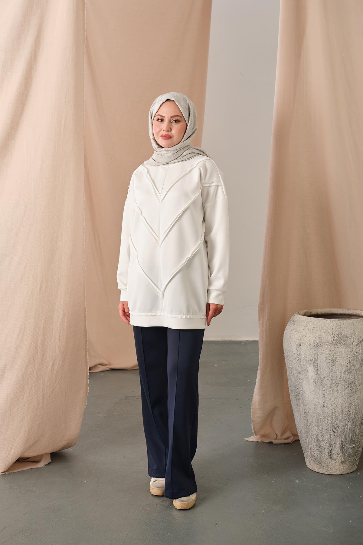 Önü V Detaylı Tunik Beyaz