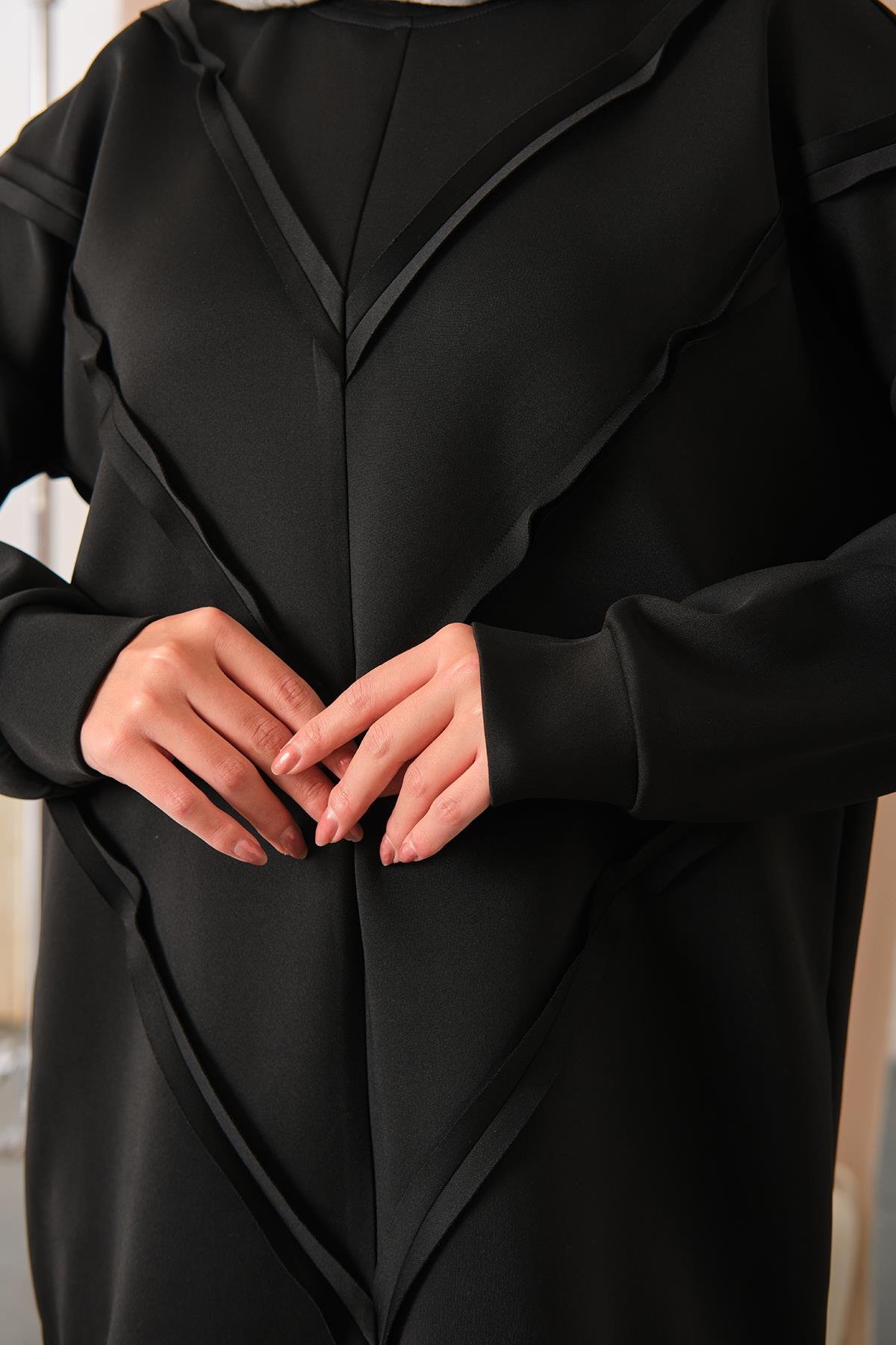 Önü V Detaylı Tunik Siyah